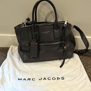 Marc Jacob’s New York Crossbody tote